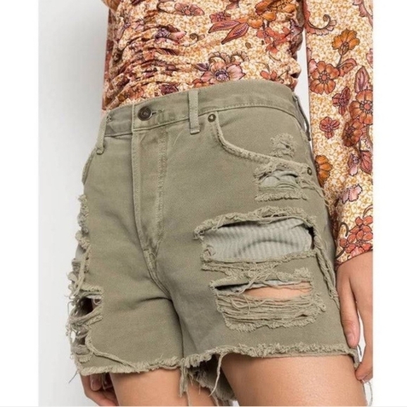 Free People Women's Maggie Denim Jean Shorts. - Picture 1 of 8